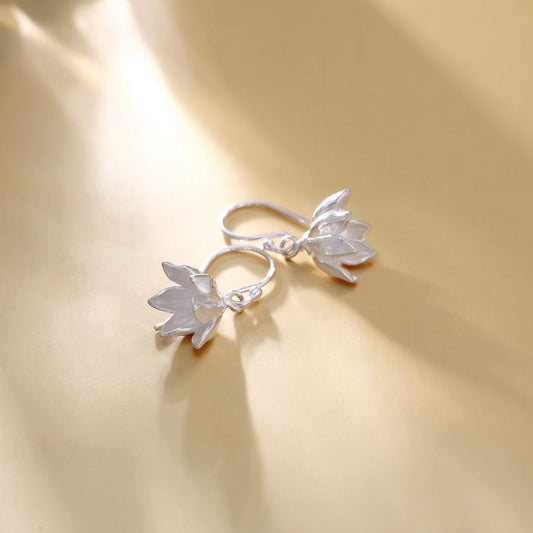 ต่างหูดอกพิกุล เงินแท้ 925 | Pikul Flower Earrings by Hinkik Jewelry