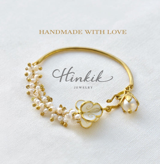สร้อยข้อมือครึ่งเส้นประดับมงกุฎดอกไม้ประดับด้วยไข่มุกน้ำจืด