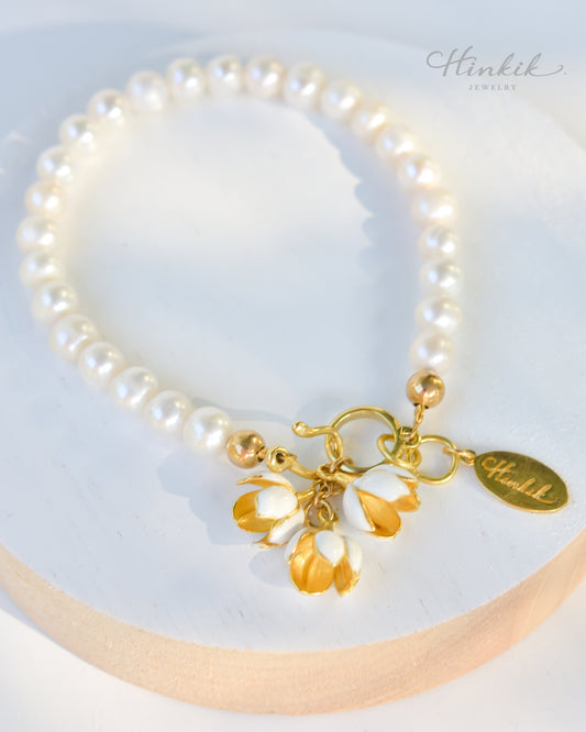 Freshwater Pearl Bracelet with White Enamel Jasmine Flowers